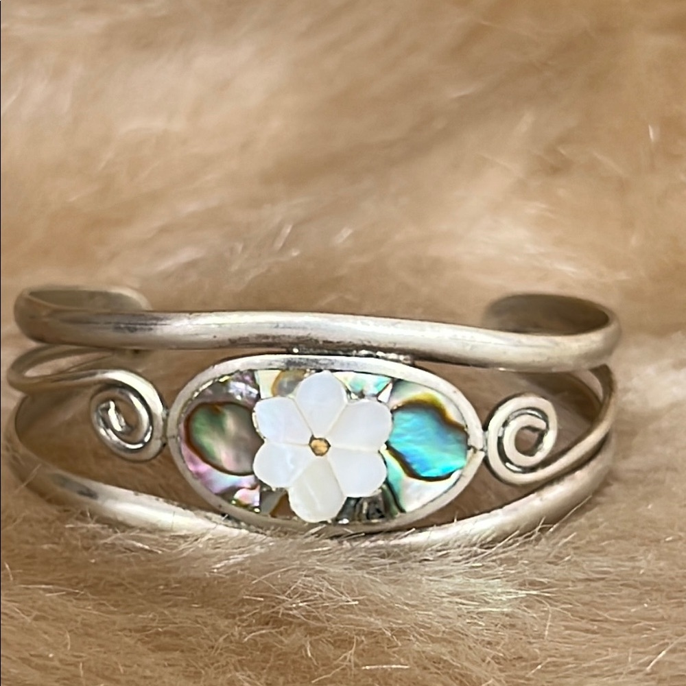 Mexican Alpaca Silver Floral Inlay Bracelet